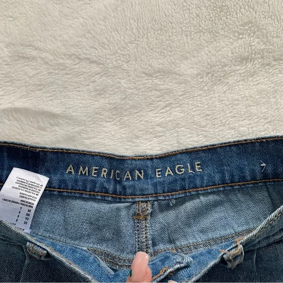 AMERICAN EAGLE | "Mom short" high waisted jean shorts - Picture 4 of 9